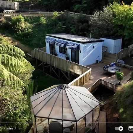 Tiny House With Greenhouse Dining Lower Hutt Esterno foto