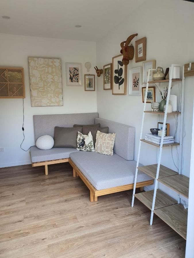 Tiny House With Greenhouse Dining Lower Hutt Esterno foto