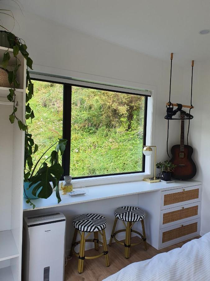 Tiny House With Greenhouse Dining Lower Hutt Esterno foto